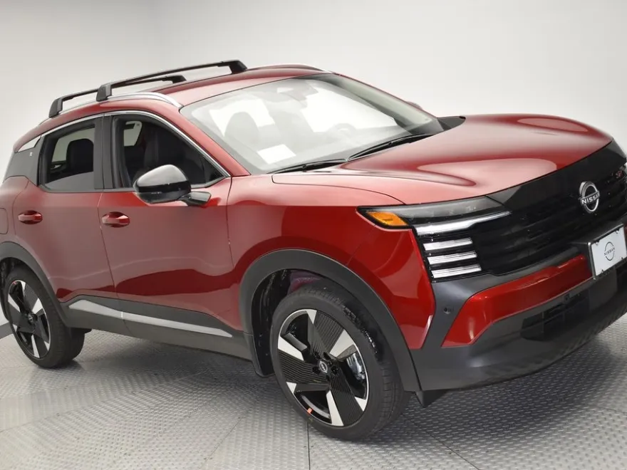 2026 Nissan Kicks SR photo 1