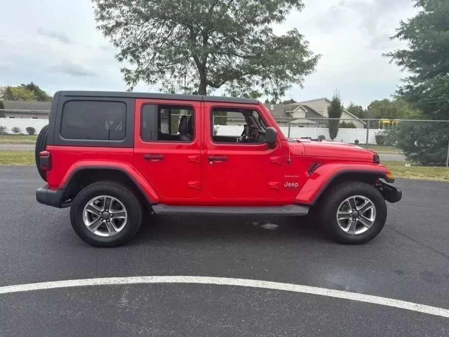 2018 Jeep Wrangler Unlimited Sahara Sport photo 1