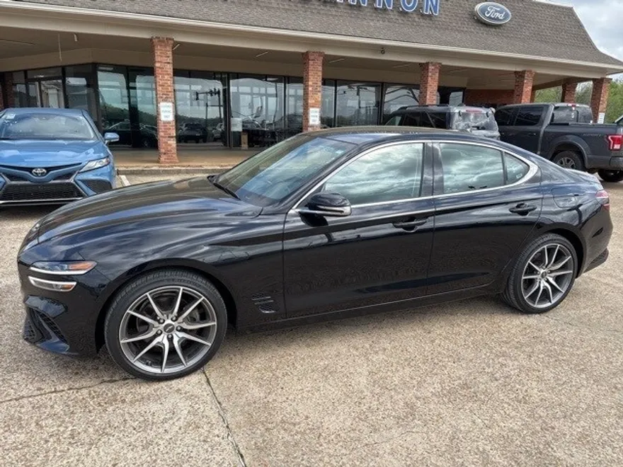 2023 Genesis G70 2.0T photo 1