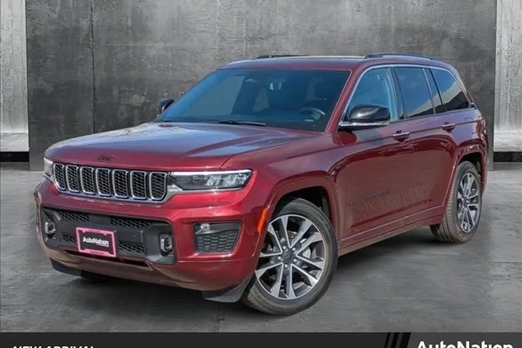 2022 Jeep Grand Cherokee Overland photo 1