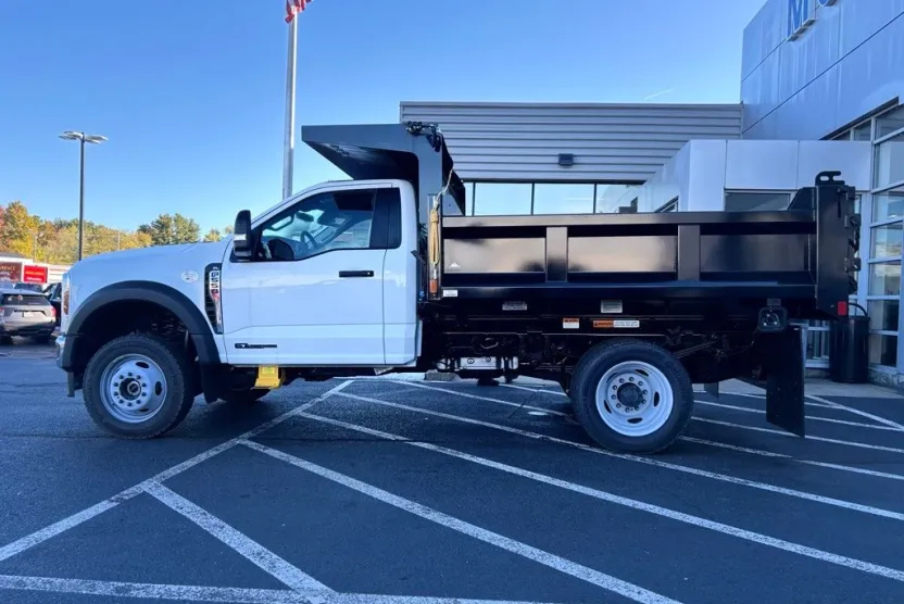 2025 Ford F-550 XL photo 1