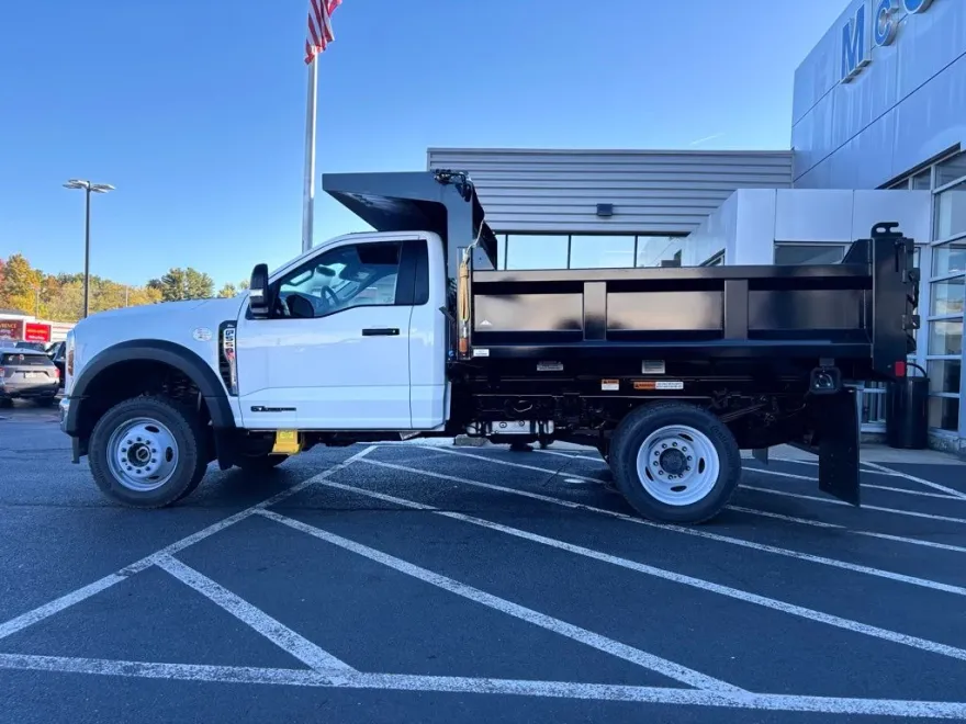 2025 Ford F-550 XL photo 1