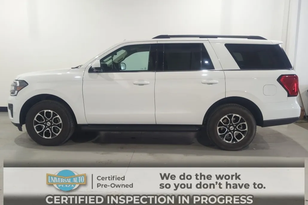 2022 Ford Expedition XLT photo 1