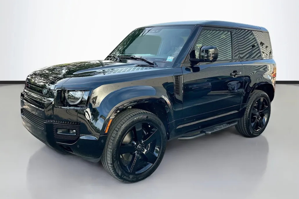 2025 Land Rover Defender 90 V8 photo 1