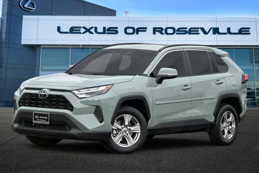 2023 Toyota RAV4 XLE photo 1