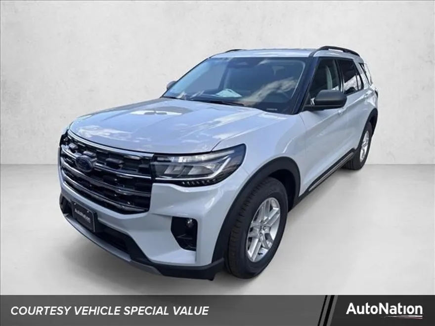 2025 Ford Explorer photo 1