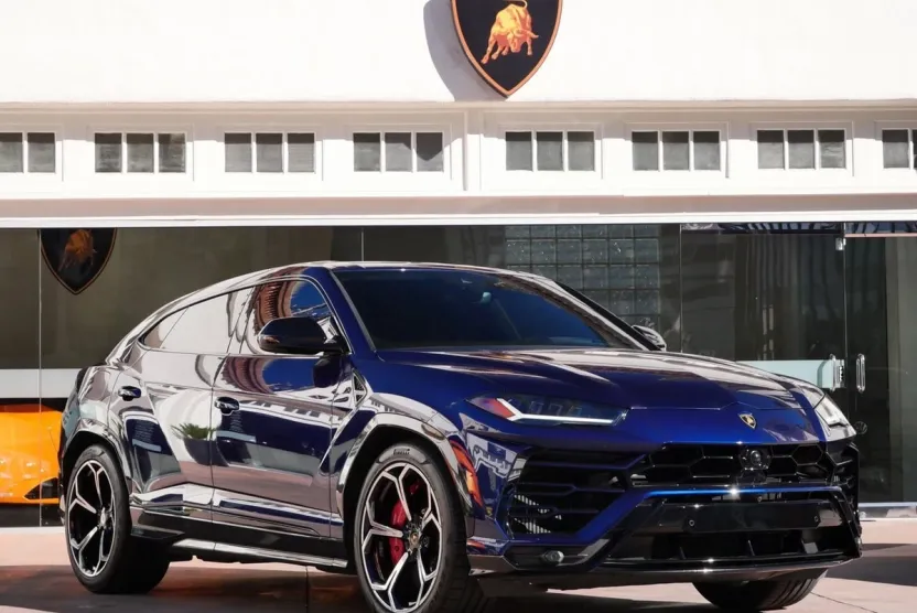 2021 Lamborghini Urus photo 1