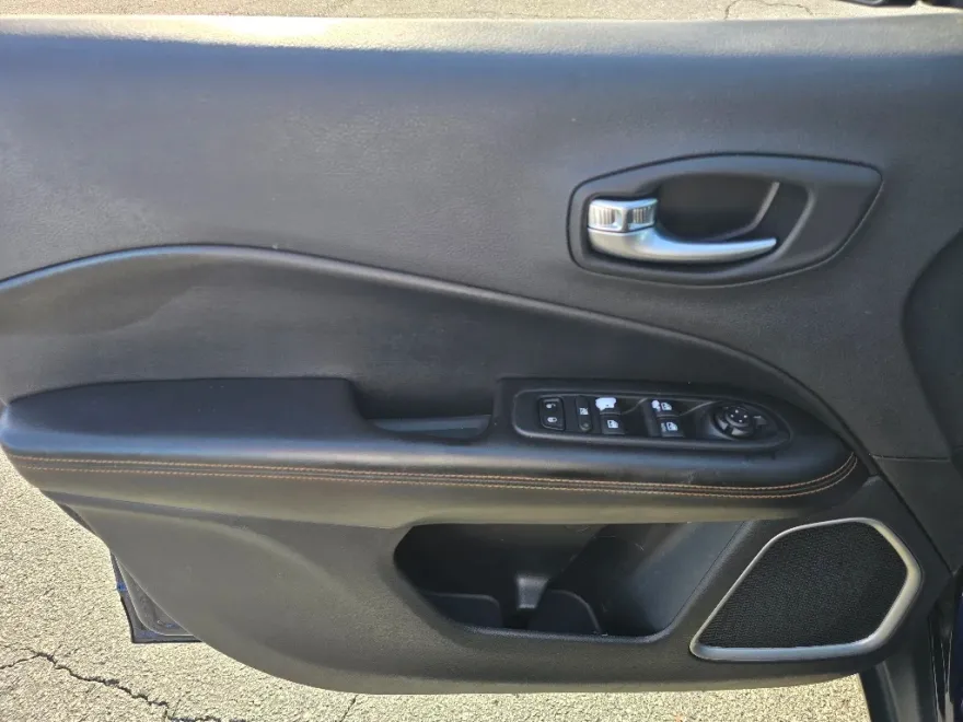 2019 Jeep Compass Limited photo 1