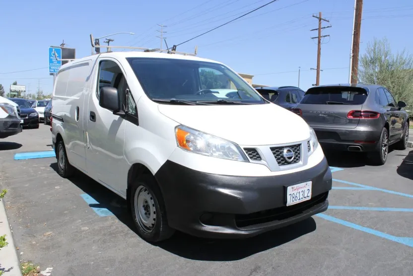 2018 Nissan NV200 S photo 1