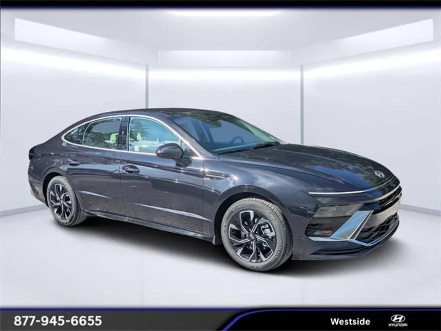 2025 Hyundai Sonata SEL photo 1