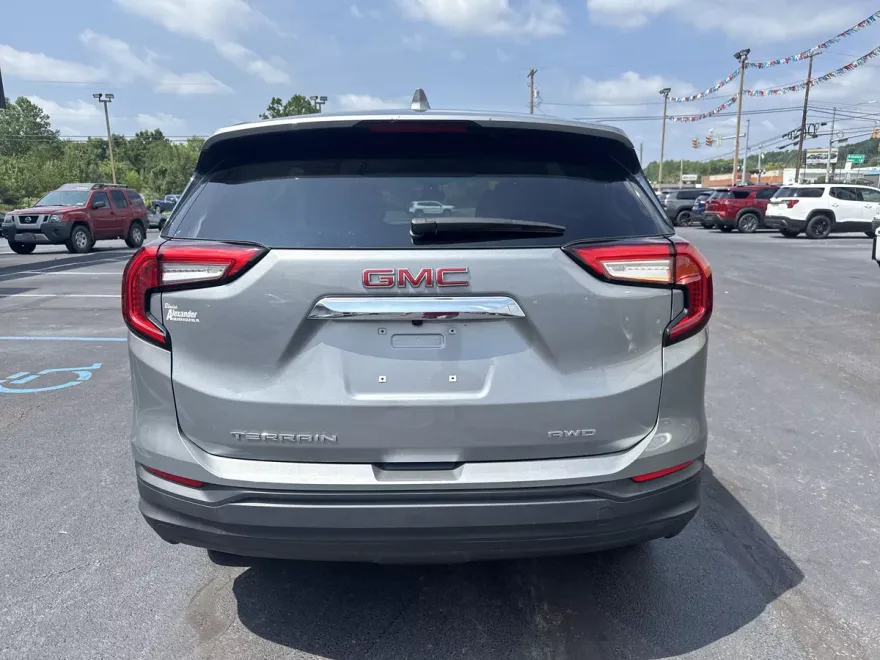 2024 Gmc Terrain SLE photo 1