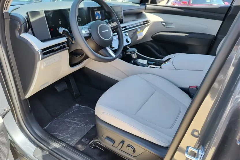 2026 Hyundai Tucson SEL photo 1