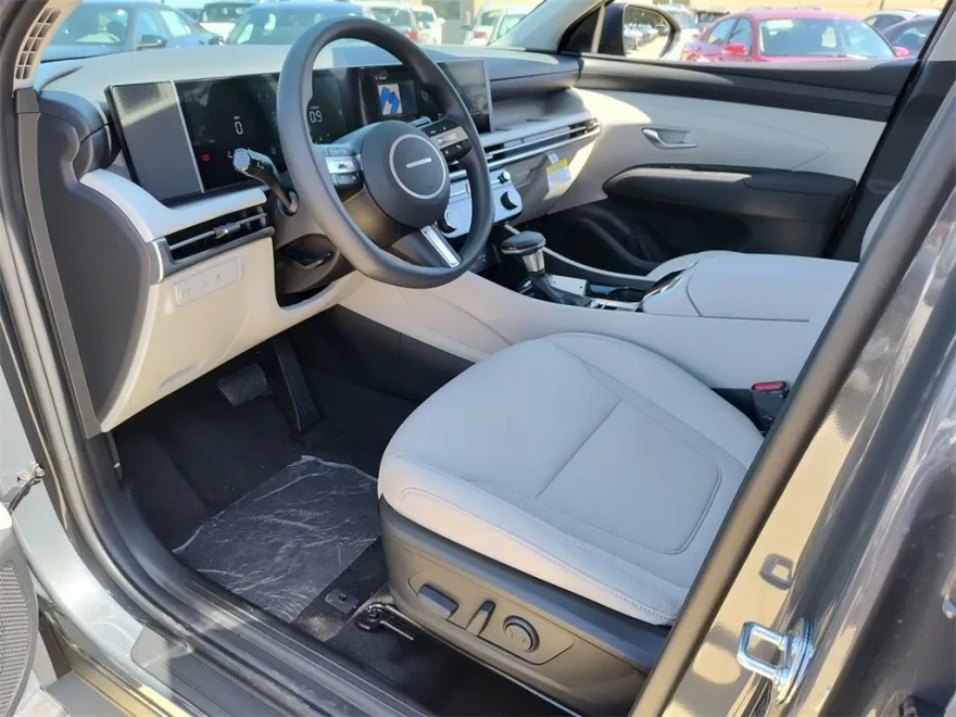 2026 Hyundai Tucson SEL photo 1