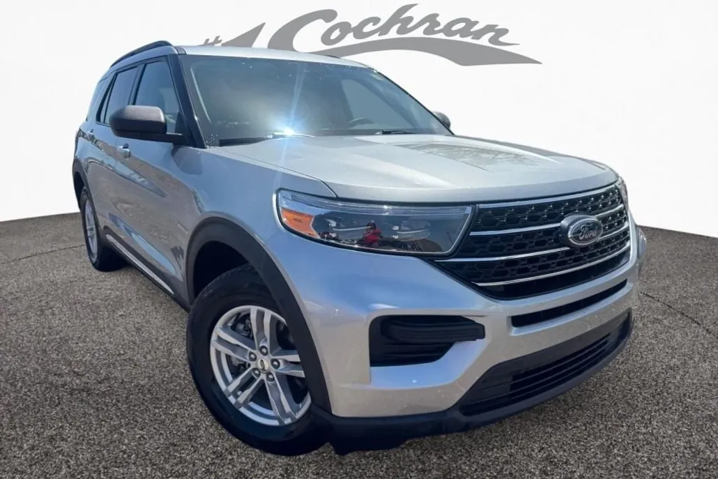 2022 Ford Explorer XLT photo 1