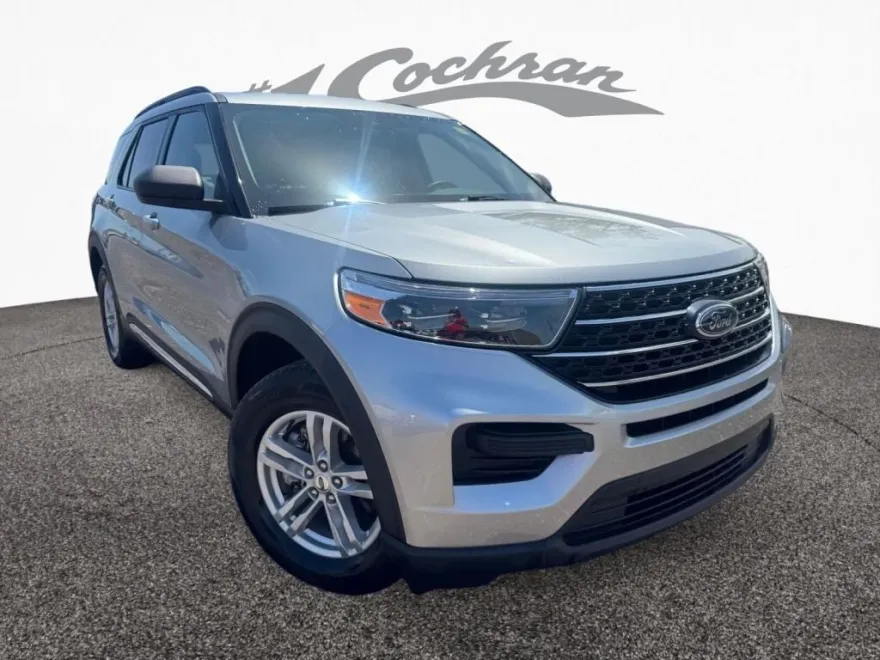 2022 Ford Explorer XLT photo 1