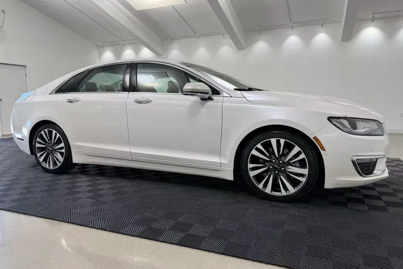 2019 Lincoln MKZ Reserve photo 1