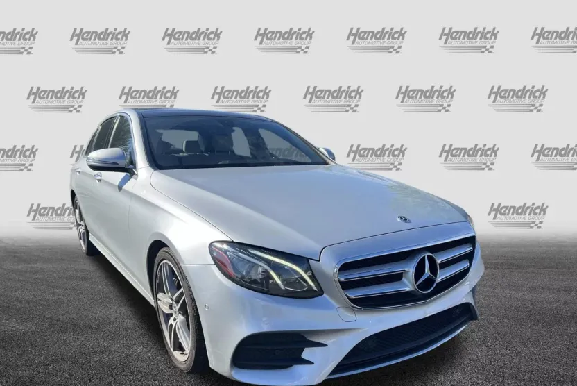 2017 Mercedes Benz E 300 photo 1