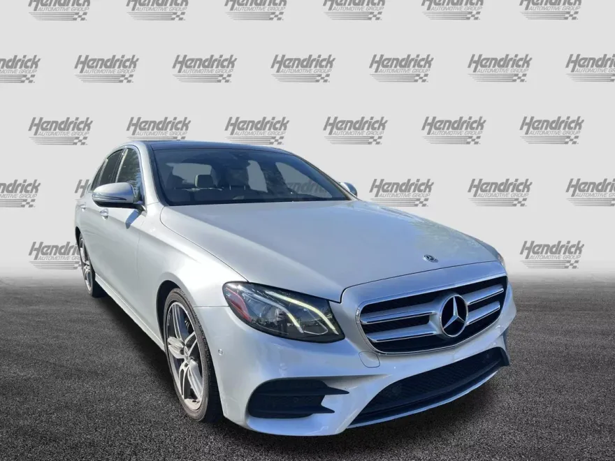 2017 Mercedes Benz E 300 photo 1