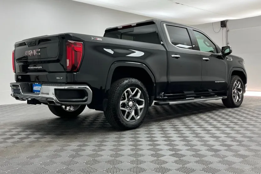 2023 Gmc Sierra 1500 SLT photo 1