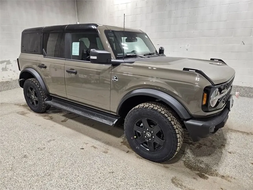 2025 Ford Bronco Outer Banks photo 1
