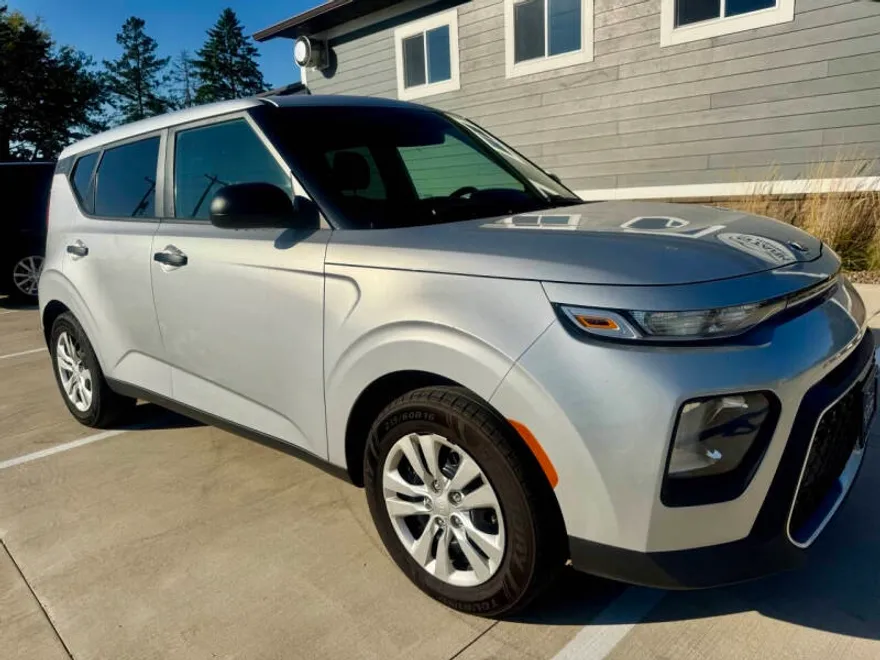 2020 Kia Soul LX photo 1