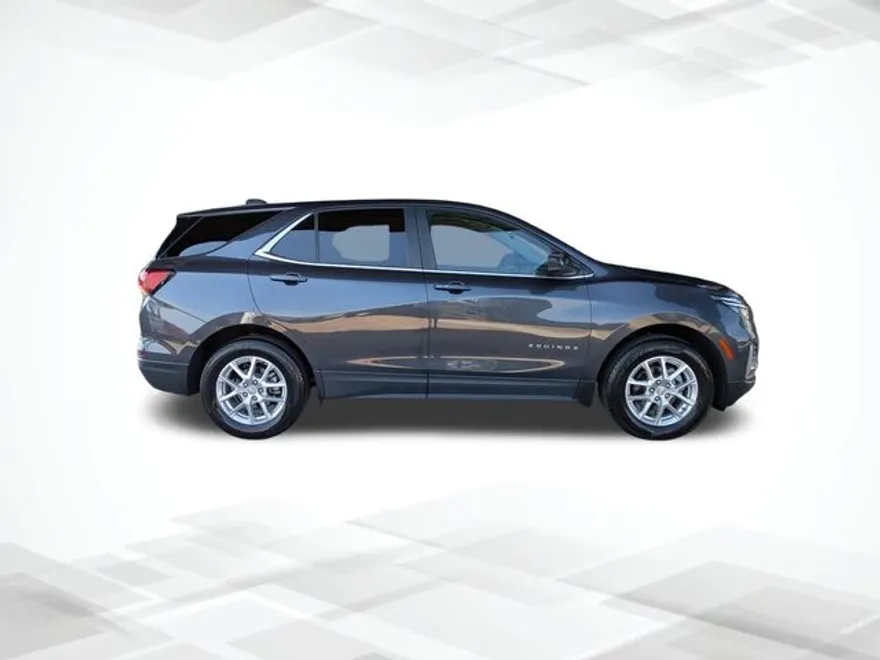 2023 Chevrolet Equinox LT photo 1