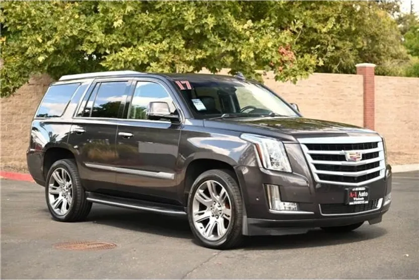 2017 Cadillac Escalade Luxury Sport photo 1