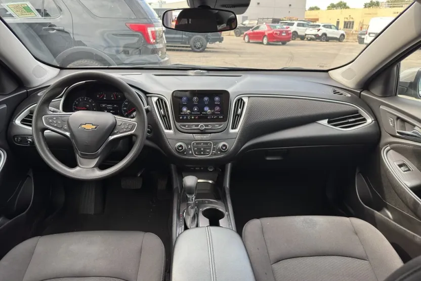 2024 Chevrolet Malibu 1LT photo 1