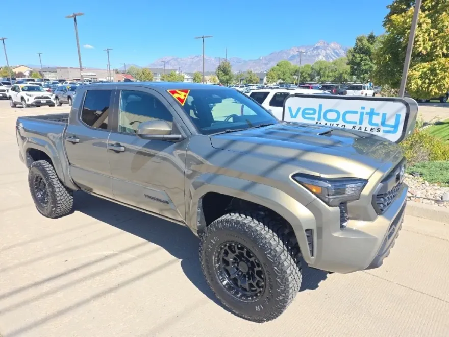 2024 Toyota Tacoma TRD Sport photo 1