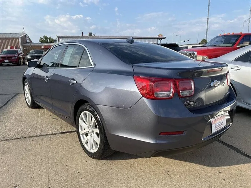 2013 Chevrolet Malibu 2LT photo 1