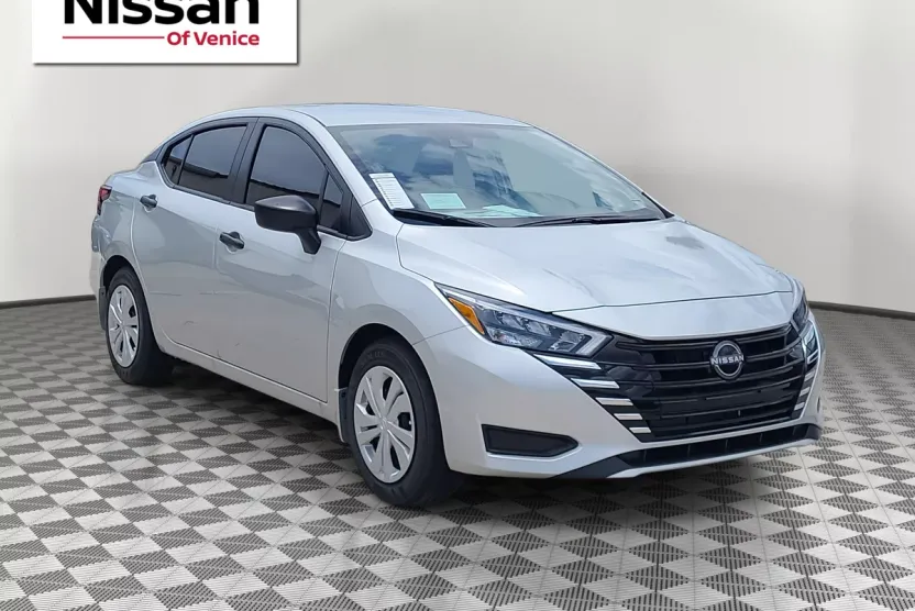2025 Nissan Versa 1.6 S photo 1