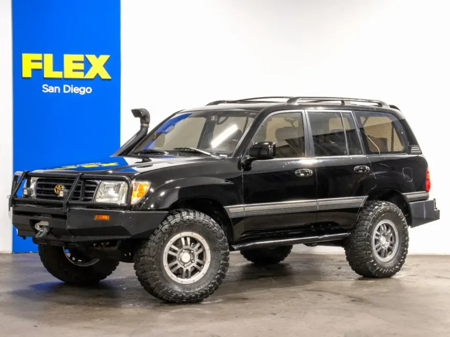 1999 Toyota Land Cruiser VX photo 1