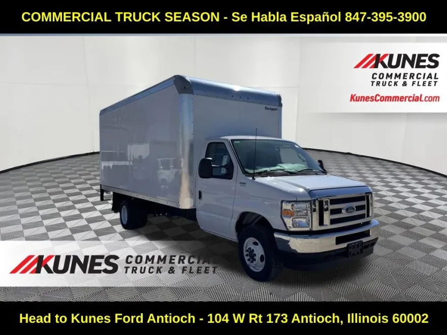 2025 Ford E-450 Cutaway photo 1