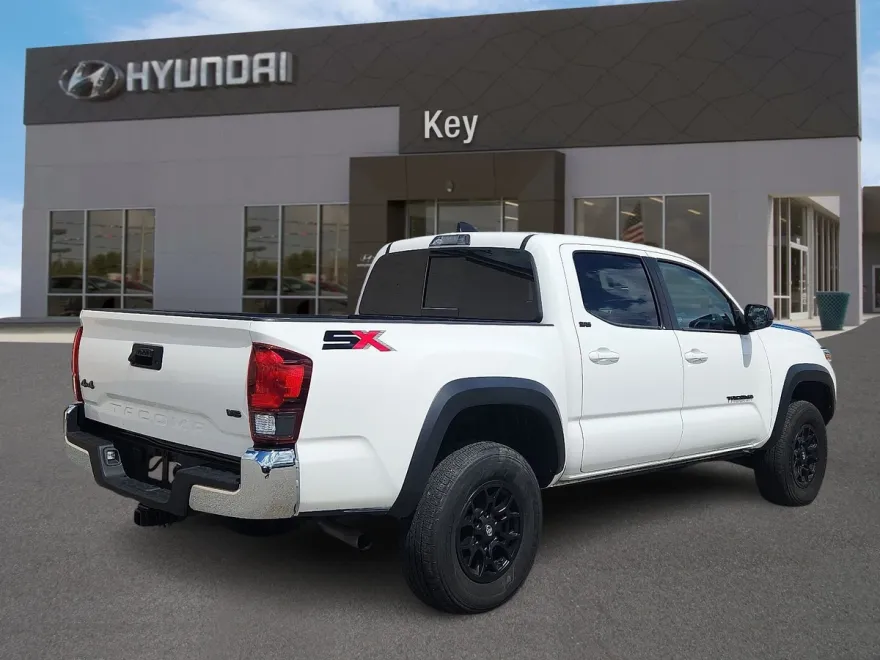 2023 Toyota Tacoma SR5 V6 photo 1