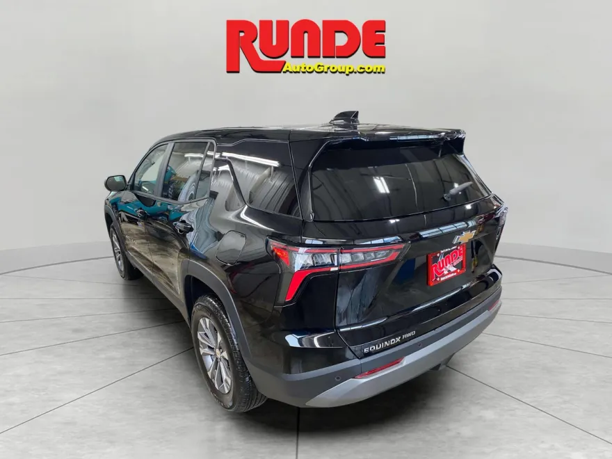 2026 Chevrolet Equinox LT photo 1