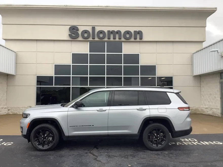 2024 Jeep Grand Cherokee Altitude photo 1