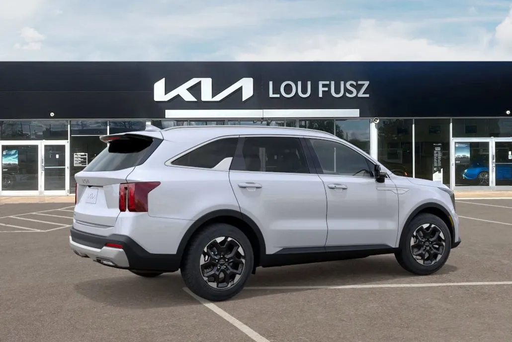 2025 Kia Sorento S photo 1