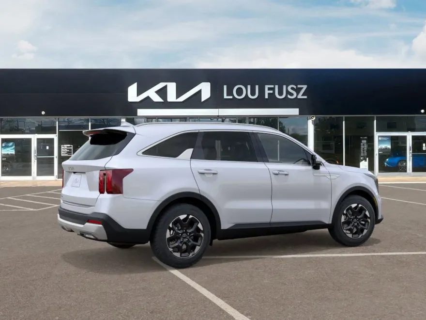 2025 Kia Sorento S photo 1