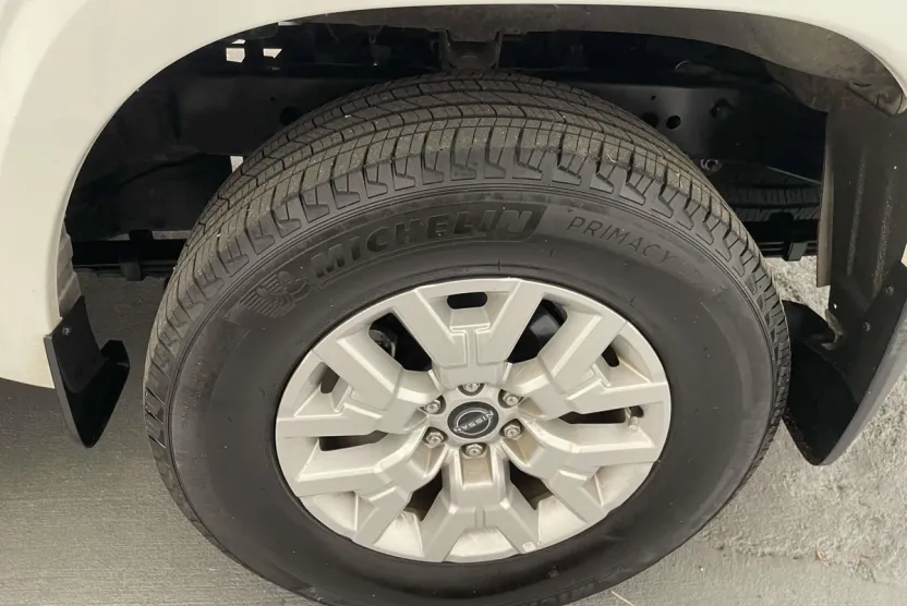 2023 Nissan Frontier SV photo 1
