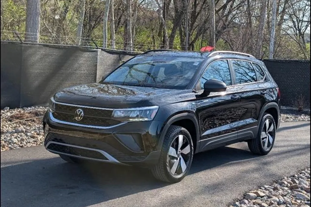 2023 Volkswagen Taos S photo 1