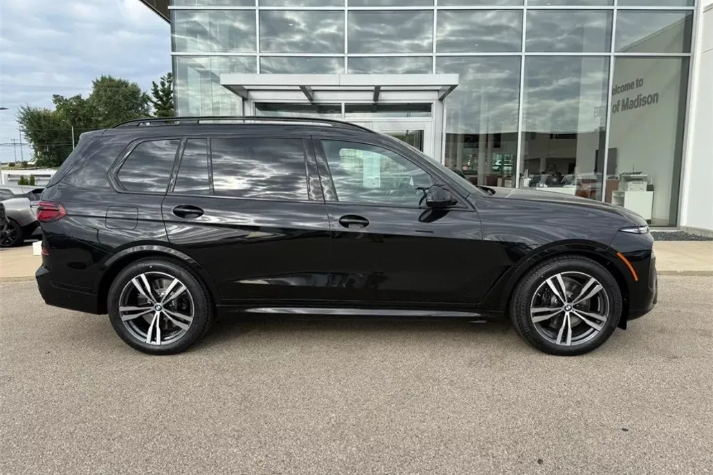 2026 Bmw X7 M60i photo 1