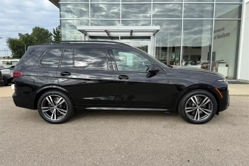 2026 Bmw X7 M60i photo 1