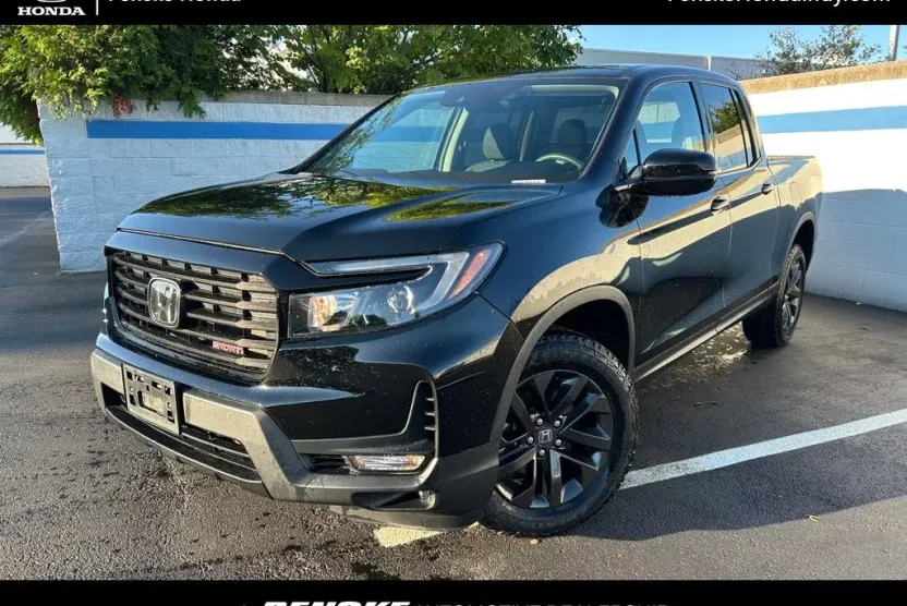 2023 Honda Ridgeline Sport photo 1