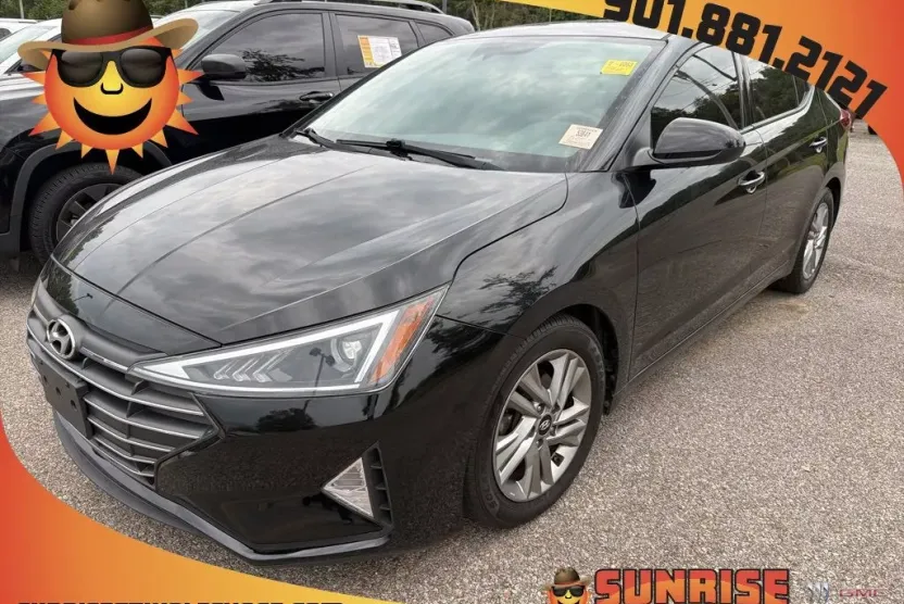 2020 Hyundai Elantra SEL photo 1