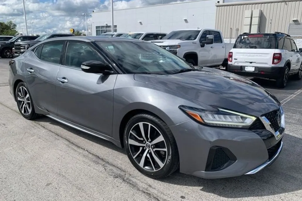 2021 Nissan Maxima SV photo 1