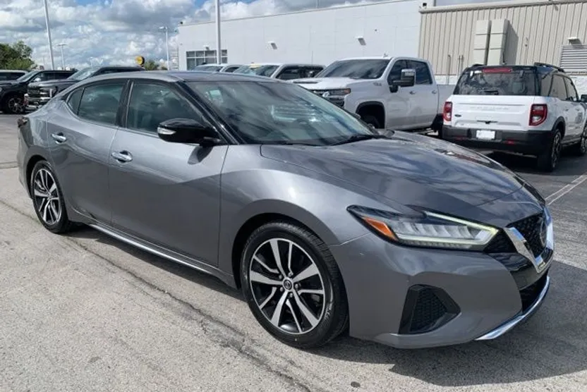 2021 Nissan Maxima SV photo 1