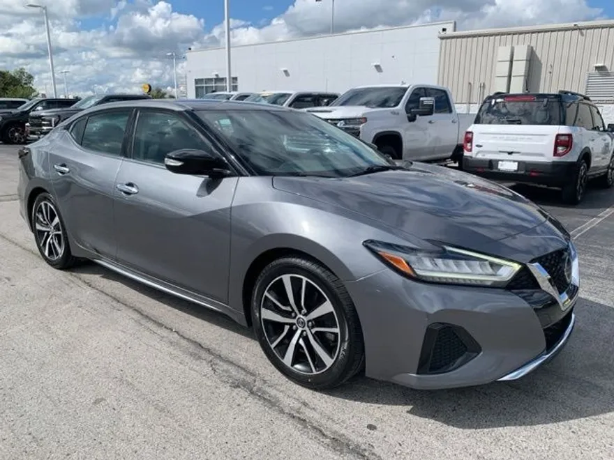 2021 Nissan Maxima SV photo 1
