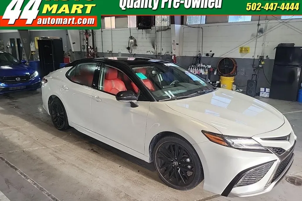2023 Toyota Camry XSE photo 1