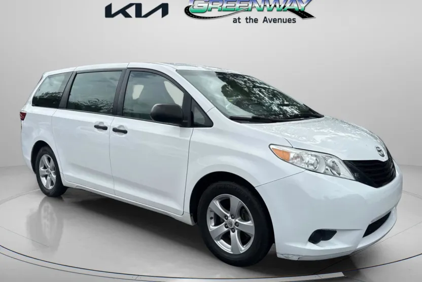 2016 Toyota Sienna L photo 1