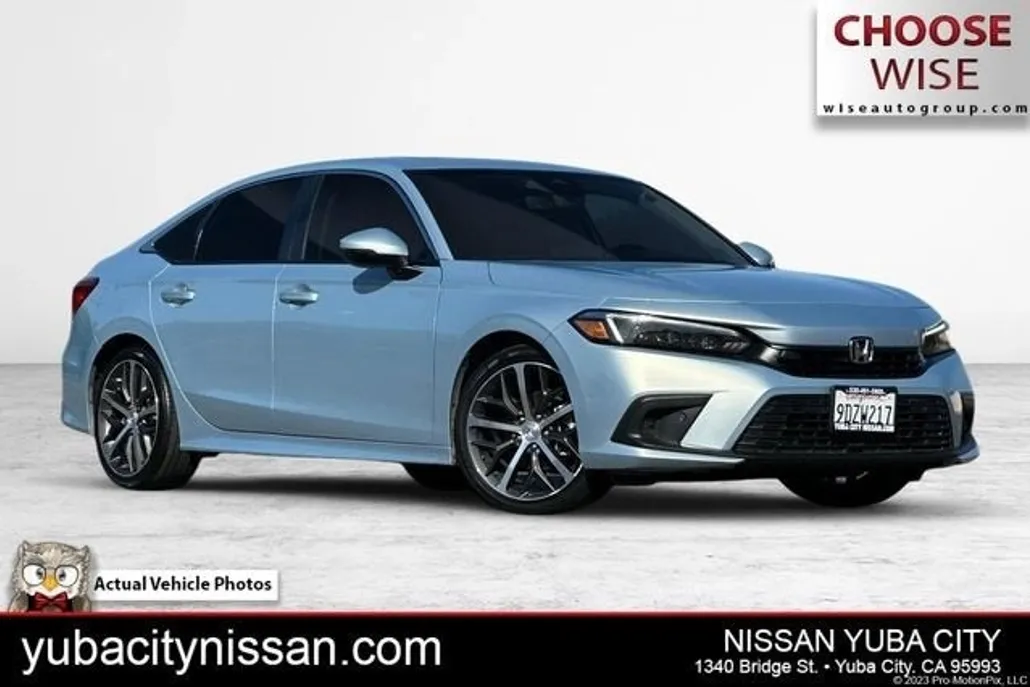 2023 Honda Civic Touring photo 1